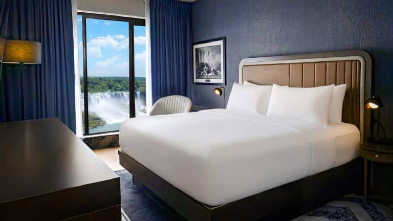 Superior Fallsview One King