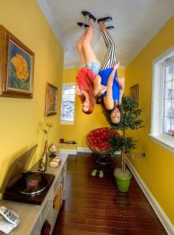 Upside Down House: Fun Things to Do in Niagara Falls Ontario